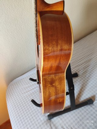 Guitarra "Juan Estruch" 4/4 con estuche rigido