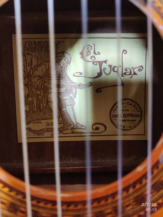 Guitarra "Juan Estruch" 4/4 con estuche rigido