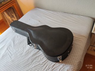 Guitarra "Juan Estruch" 4/4 con estuche rigido