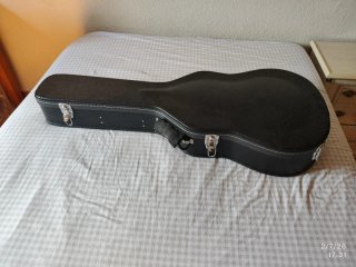 Guitarra "Juan Estruch" 4/4 con estuche rigido