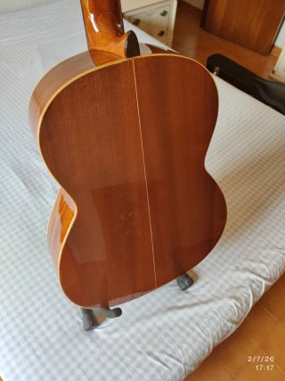 Guitarra "Juan Estruch" 4/4 con estuche rigido