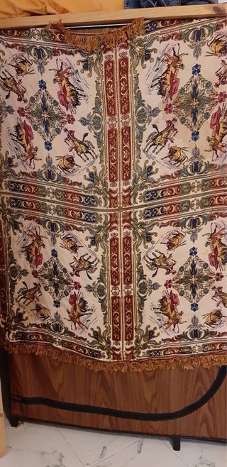 Tapiz antiguo tela 1m x 1m motivos taurinos