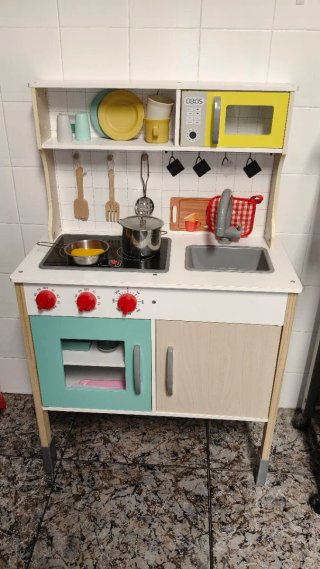 Cocinita de madera para niños