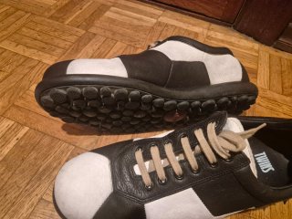 Zapatos Camper Negros y Blancos