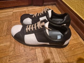 Zapatos Camper Negros y Blancos