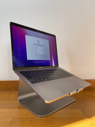 Apple MacBook Pro > 16GB | 251GB Flash