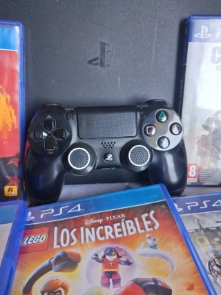 PS4 Slim 500GB Negra + Mando y Juegos