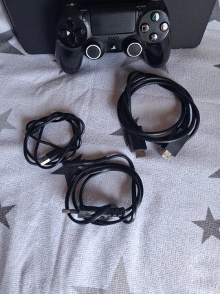 PS4 Slim 500GB Negra + Mando y Juegos