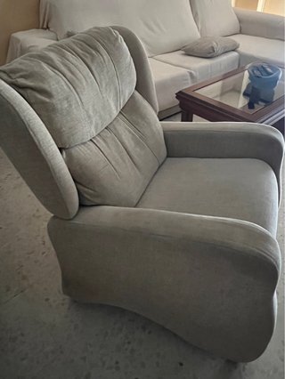Sillón orejero reclinable tela beige/gris