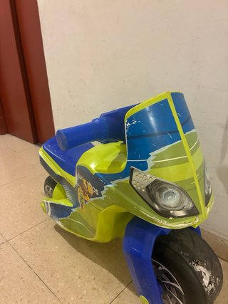 Moto correpasillos infantil