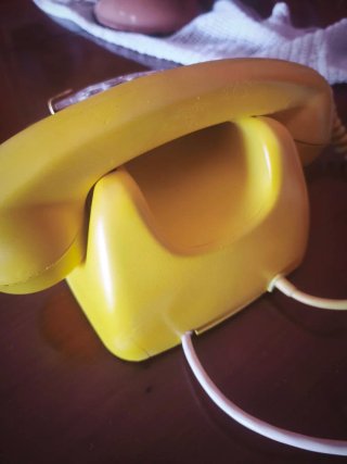 Teléfono Vintage Amarillo PINTADO