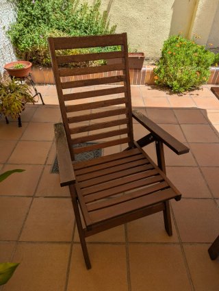 Mesa de madera para exterior