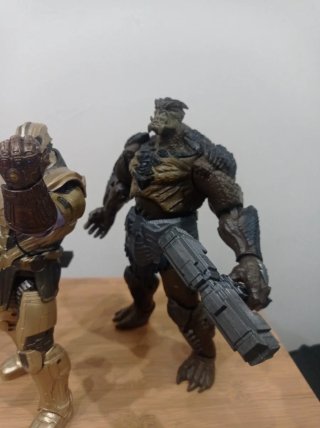 Figuras Marvel Thanos y otros