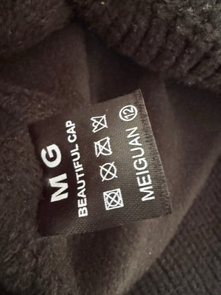 Gorro CP Company Negro con Gafas precio negociable