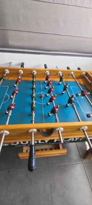 Futbolín de madera