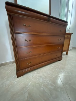 Cajonera antigua de madera