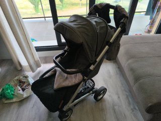 Silla de paseo gris Musty Nexo