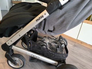 Silla de paseo gris Musty Nexo