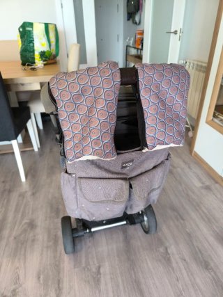 Silla de paseo gris Musty Nexo