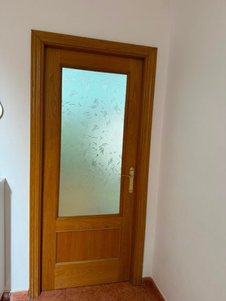 Puerta interior de madera