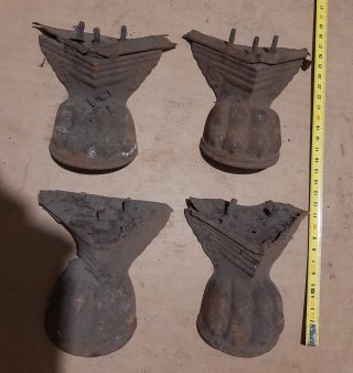 4 piedini in ferro per mobili antichi