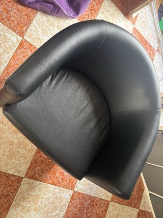 Butaca negra redonda piel sintética