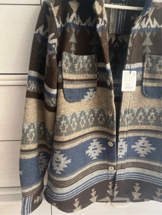 Chaqueta Pull&Bear geométrica