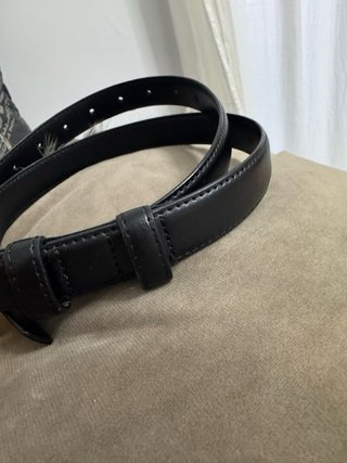 Cintura nera con fibbia oro taglia 100cm
