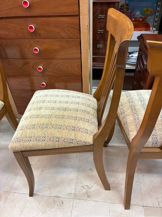 4 Sillas de Madera Noble
