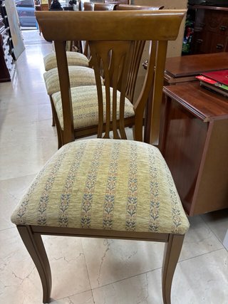4 Sillas de Madera Noble