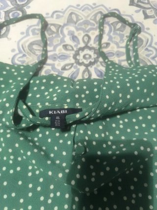 Vestido verde con topitos