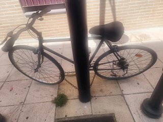 Bicicleta urbana negra