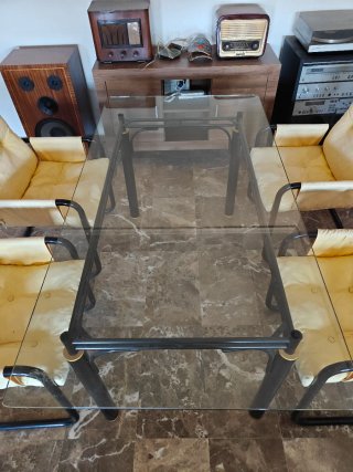 Mesa de cristal con 4 sillas