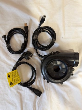 Volante Thrustmaster T-GT II con cambio de marchas
