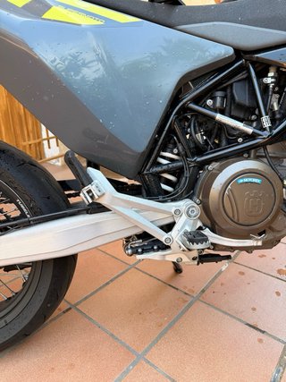 Anulador Estriberas Husqvarna 701/Gasgas700/Ktm690