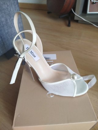 Zapatos de novia blancos sin estrenar