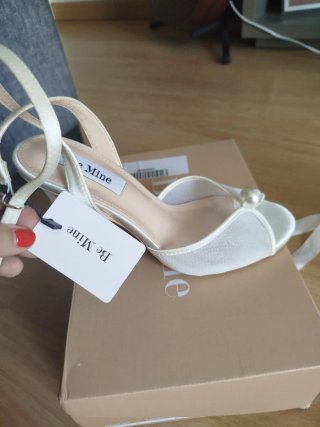Zapatos de novia blancos sin estrenar