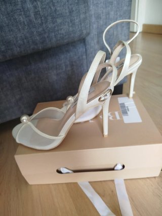 Zapatos de novia blancos sin estrenar