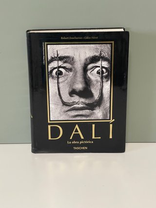 Libro obra de Dalí. Taschen.
