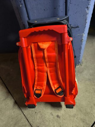 Mochila infantil con ruedas y dibujo de perro