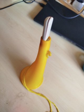 Trompeta de animación amarilla