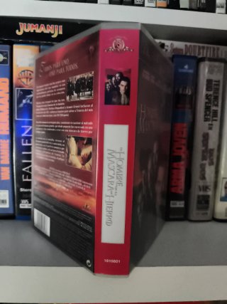 El Hombre de la Máscara de Hierro VHS