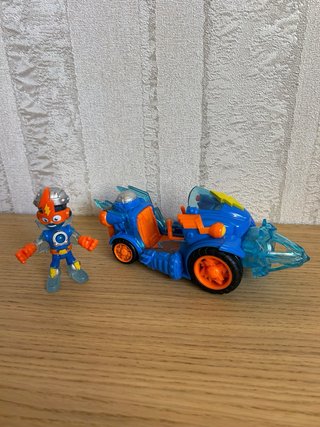 Superthings Kazoom Power Combat Vehicle