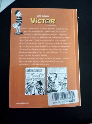 Libro " Víctor i els Zombis"
