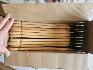 20 Perchas madera natural (nuevo)