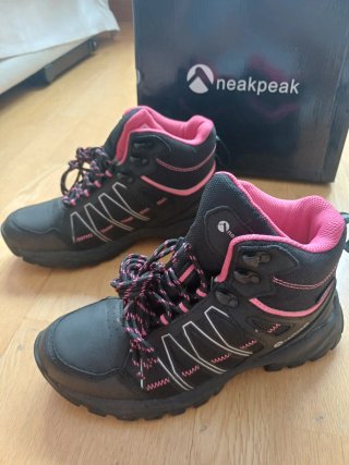 Botas montaña Neak Peak Talla 39 Poco Uso