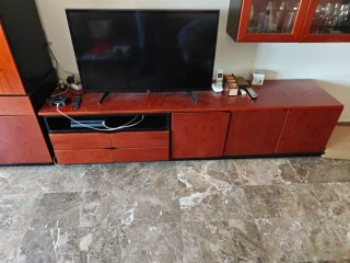 Mueble de salón madera y cristal