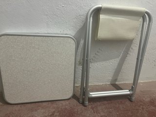 Mesita auxiliar plegable multiusos