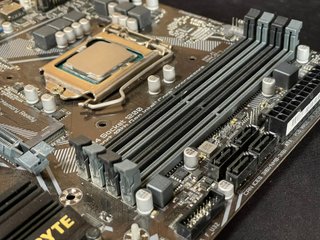 Placa Base Gigabyte B460M DS3H + Intel i5-10400F
