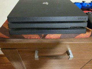 PS4 Pro 1TB + Mando Original | Limpia y Silenciosa